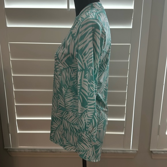 Resort Top - Picture 4 of 6